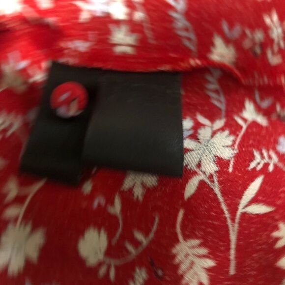 Sanctuary Farrah Floral Button Blouse Red NWOT S - Picture 9 of 10
